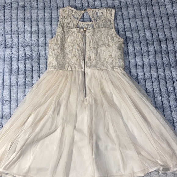 Formal dress - Picture 2 of 2